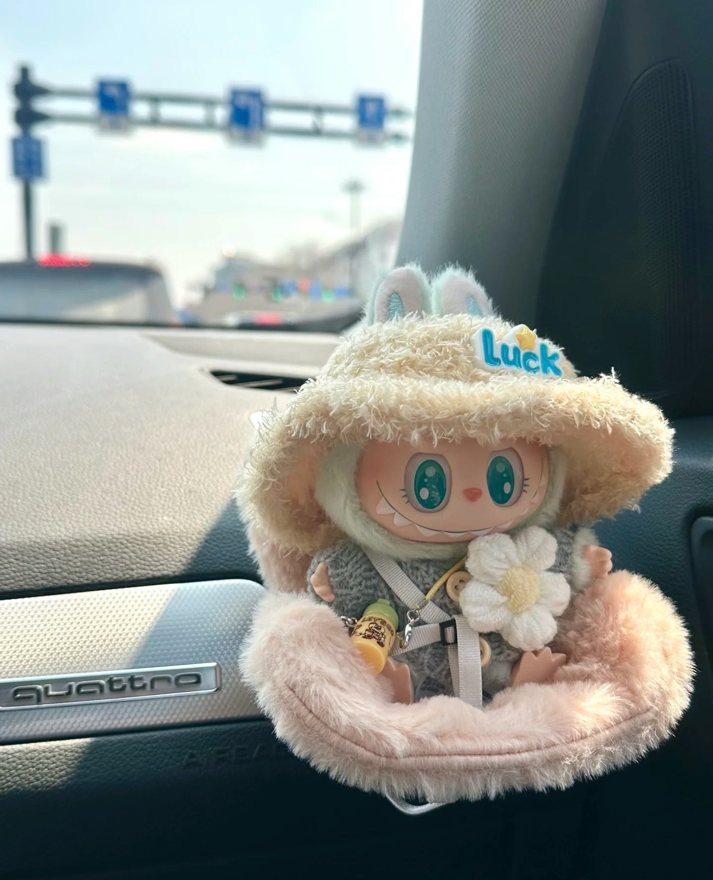 Labubu Car Doll Seat – Plush Dashboard Safety Seat with 5-Point Harness